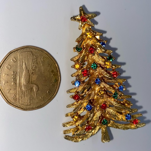 Vintage Rhinestone Gold Tone Christmas Tree Brooch - Picture 2 of 3